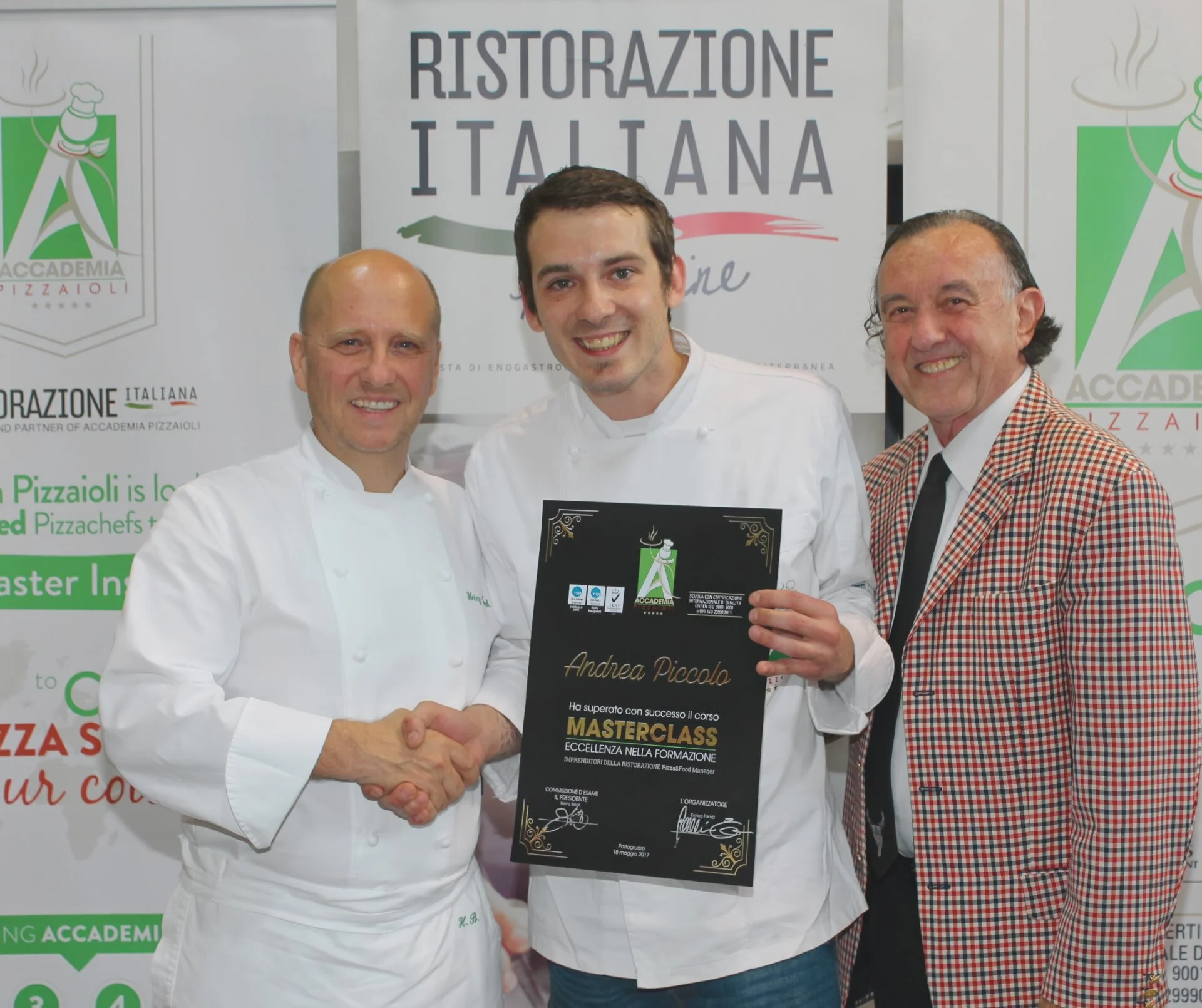 2017 conseguimento Masterclass eccellenza nella formazione imprenditori della ristorazione presso Accademia Pizzaioli (Portogruaro): qui tra lo chef Heinz Beck 3*** Michelin e il presidente Enrico Famà
