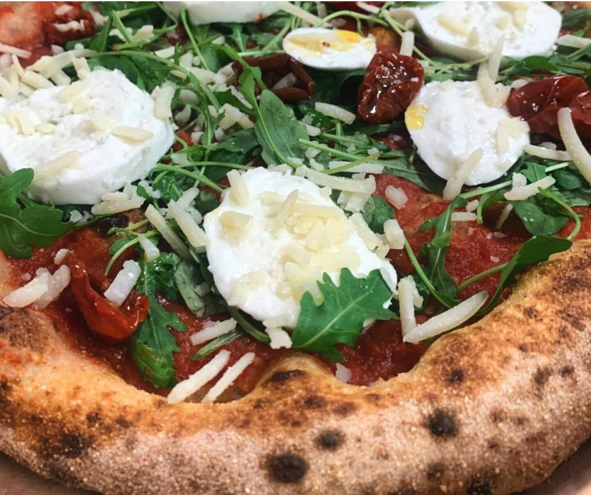 fotografia della pizza "Delicata" presente nel menu di Il Laboratorio in Fermento